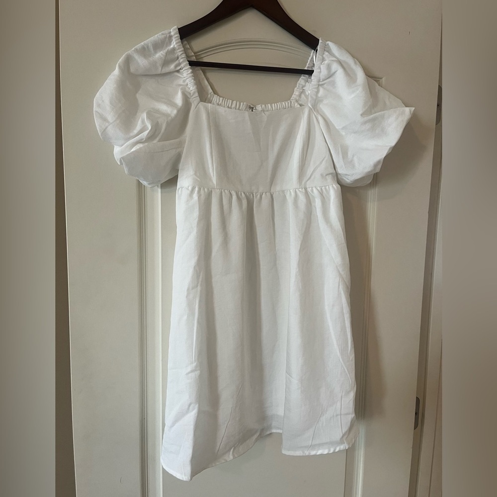 NEW! BP Brand White Rich
Balloon Sleeve Lined Mini Dress
Size Junior's Small - Picture 8 of 15